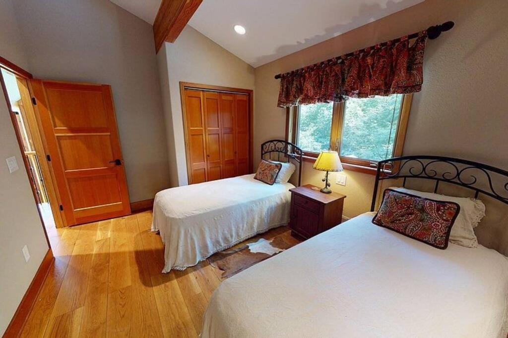 --Mountain Chalet Getaway With Breathtaking View Next To Tail Of Dragon-- Robbinsville Exterior foto