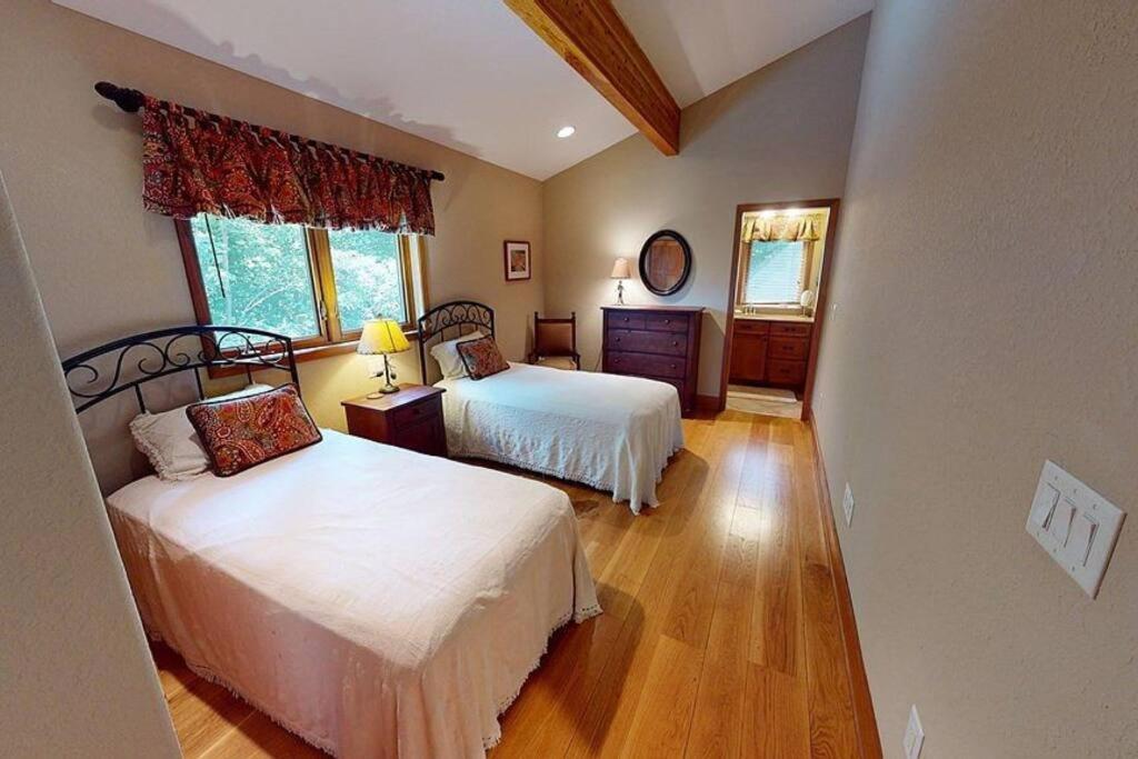 --Mountain Chalet Getaway With Breathtaking View Next To Tail Of Dragon-- Robbinsville Exterior foto