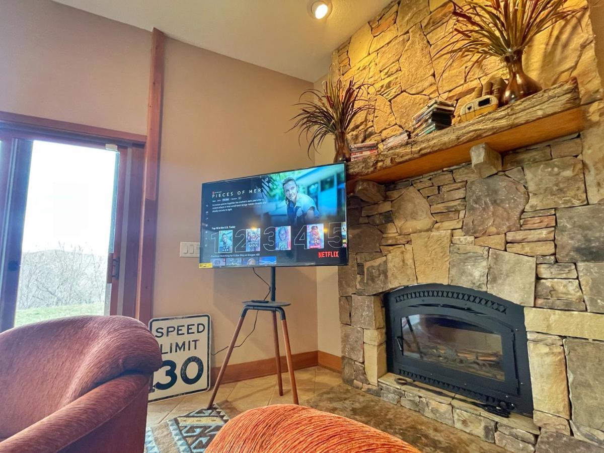 --Mountain Chalet Getaway With Breathtaking View Next To Tail Of Dragon-- Robbinsville Exterior foto